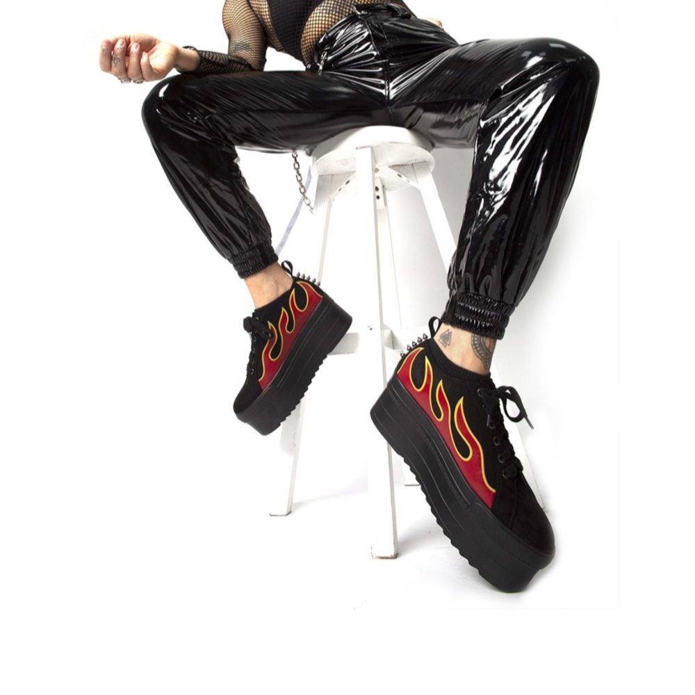 LAMODA Keep It Lit Chunky Flatform Sneakers
